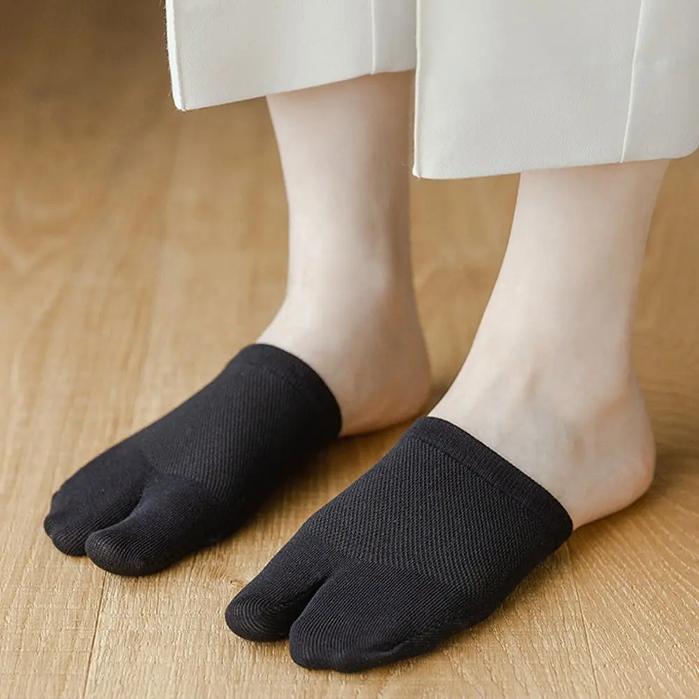 Japanese Lovely Candy Color Invisible Breathable Summer Cotton Women Hosiery Split Toe Socks Two Toe Socks Half Palm Socks