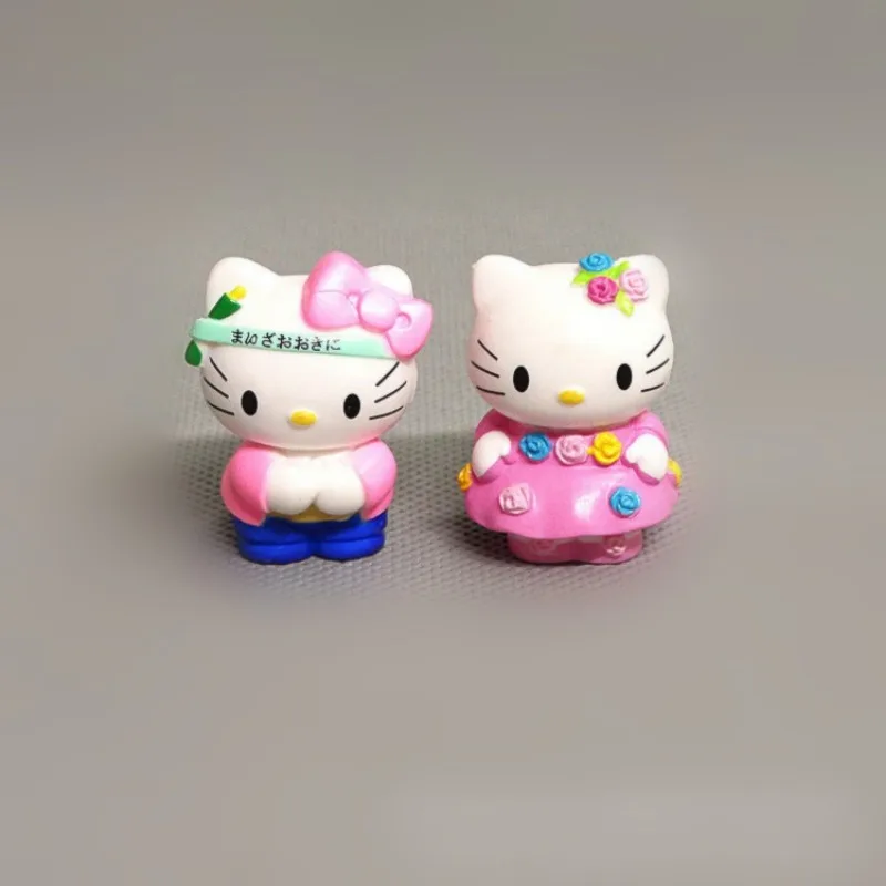 8Pcs Sanrio Hello Kitty Dekoracja Lalka Anime Figurka Śliczna Zabawka Q Figurka Samochody Torty Biurkowe Dekoracja Modele Dzieci Prezent Urodzinowy