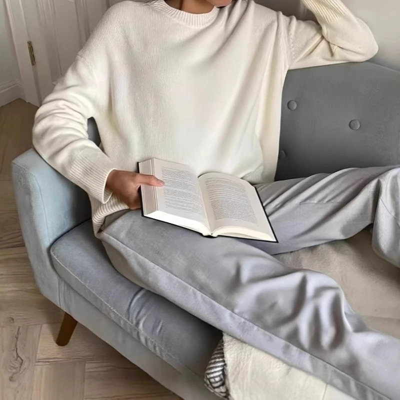 

2025 Autumn and Winter Solid Color Round Neck Sweater Casual Women's Knitted Top