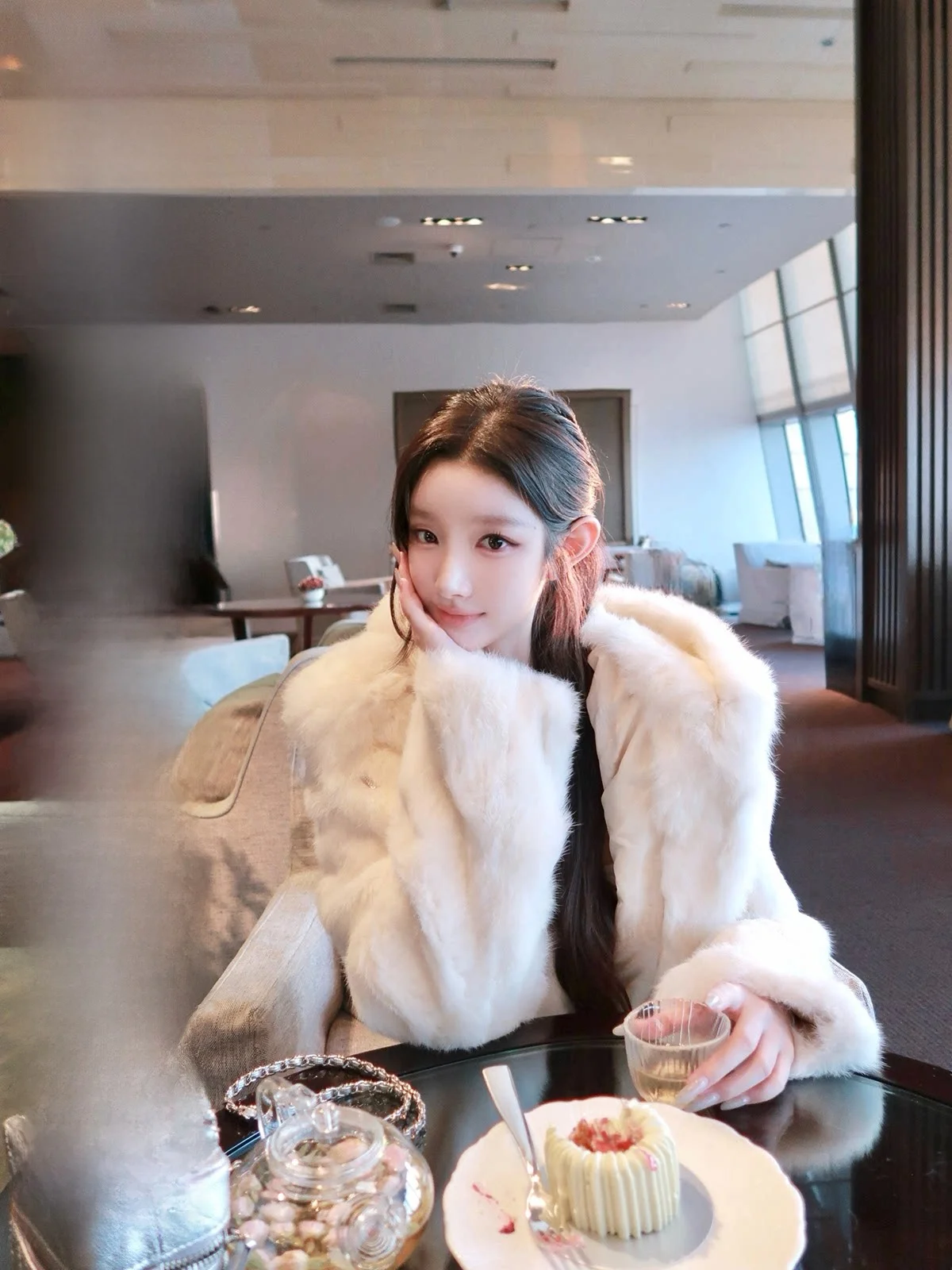 

Hotdog ort Sexy ort Hatted Fem Fur Coat with Thousand Misses Feeling Casual Sle Youth And Middle-aged Women's Coat