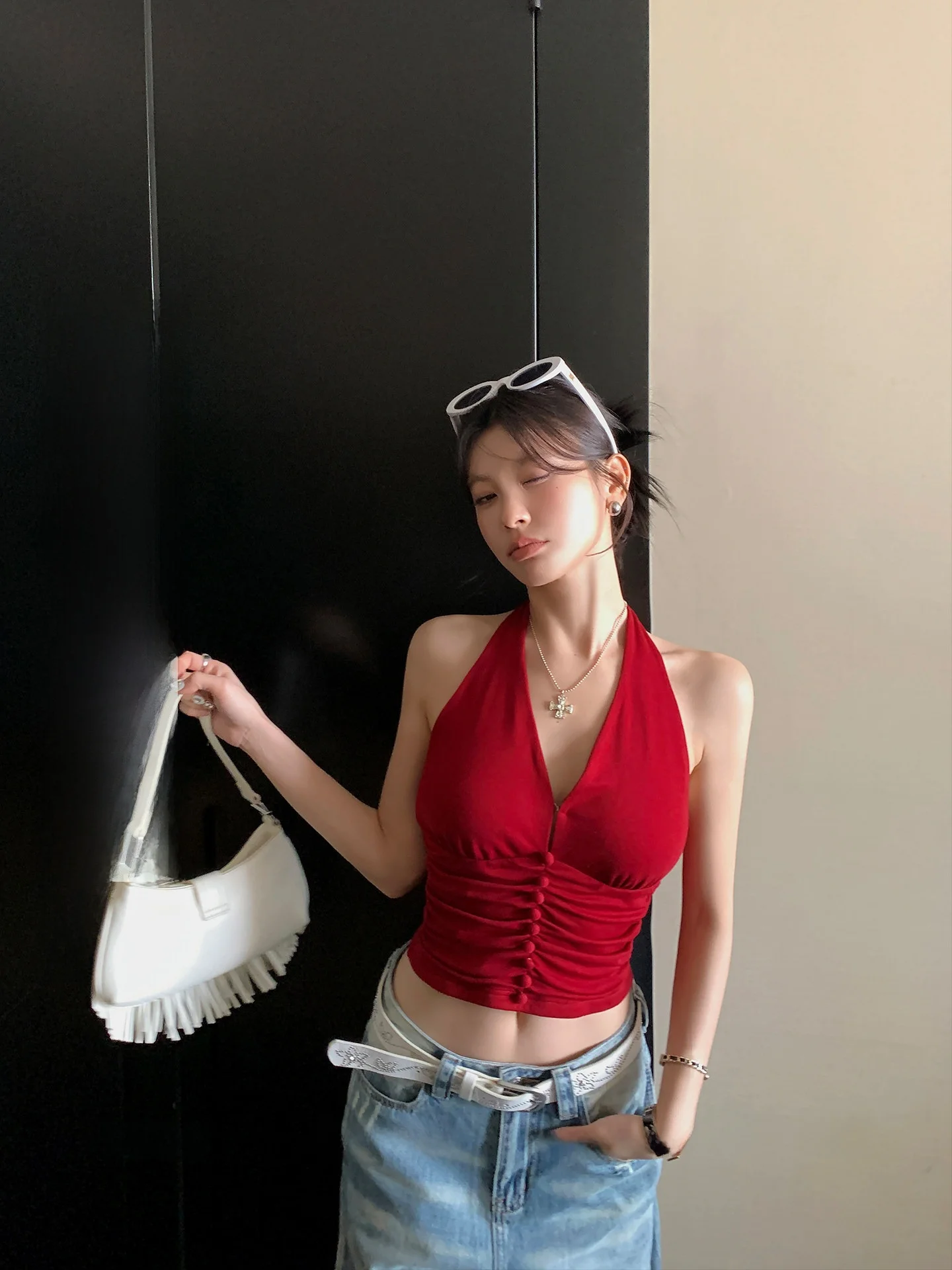 

LIONE Высококачественный шелково-шерстяной сексуальный топ с V-образным вырезом и бретельками на шее, универсальный, эстетичный, короткий, элегантный стиль для женщин, для путешествий