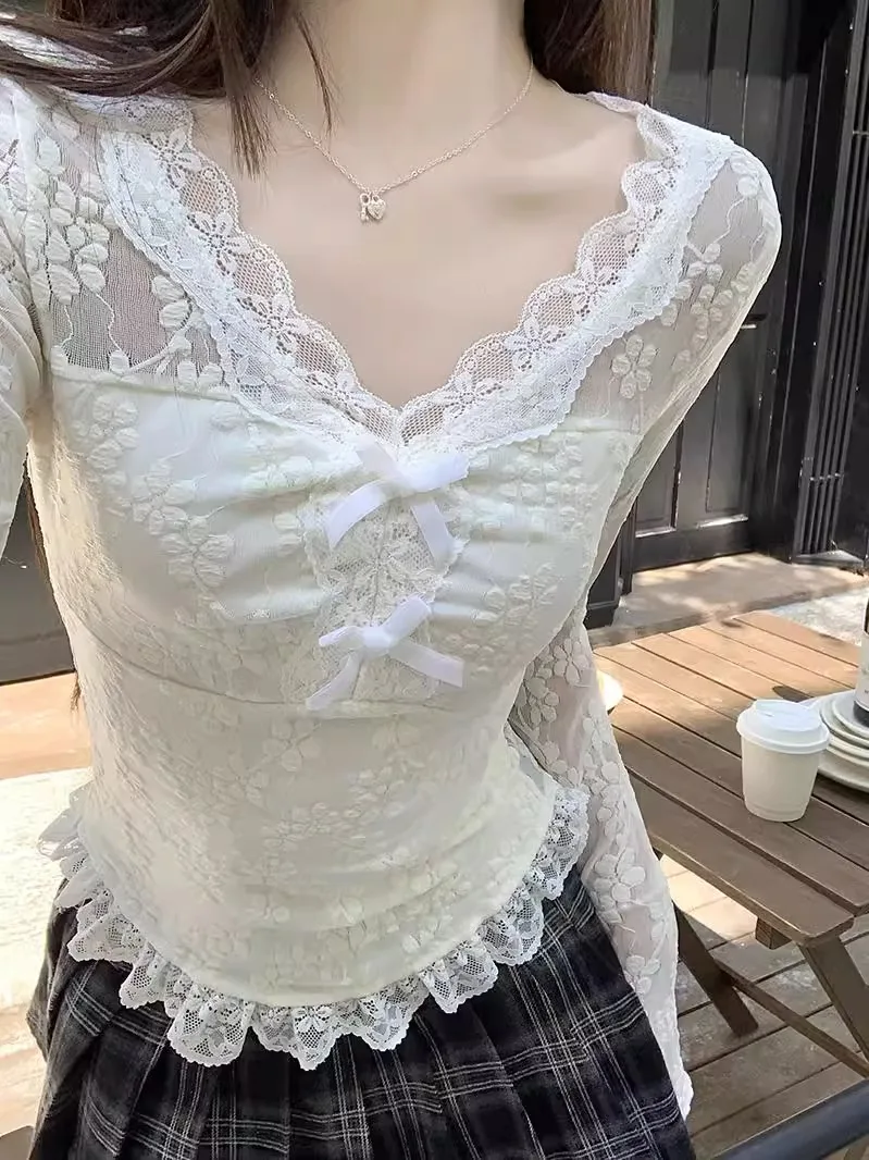 유니크한 V넥 레이스 티셔츠 여성용 봄 가을 겨울 시크 베이스 이너웨어 독특하고 아름다운 작은 탑