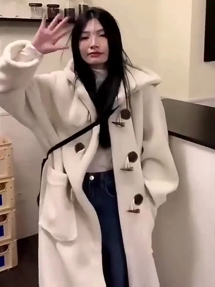 سترة صوف الضأن للنساء بجيوب امرأة خضراء ومقصورات تخزين وحوامل أوعية ونمط المودعات