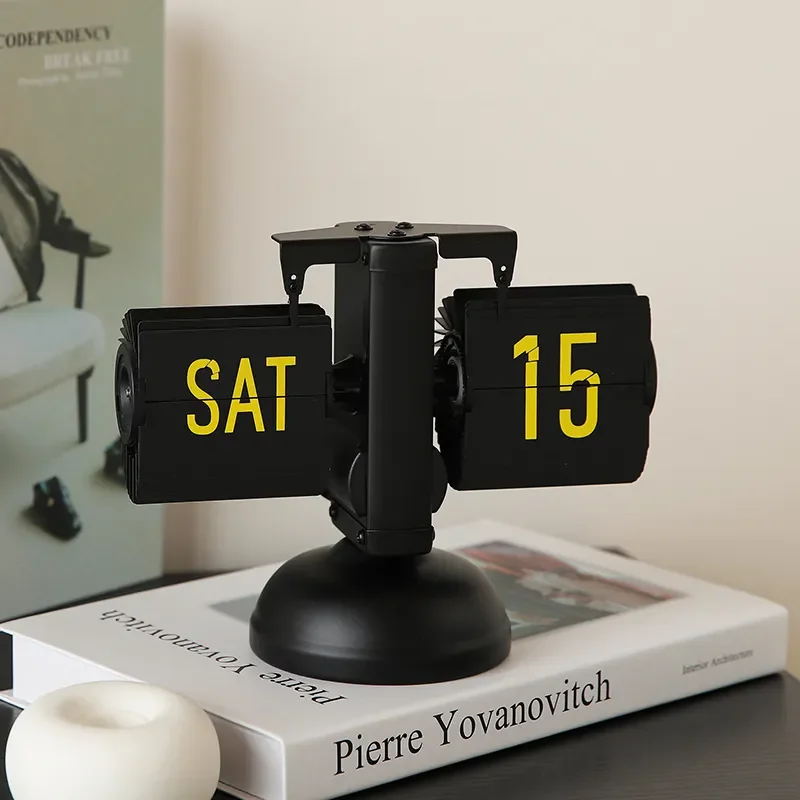 Automatic page turning clock, living room TV cabinet, home decoration ornament, simple small balance, mechanical desk clock,