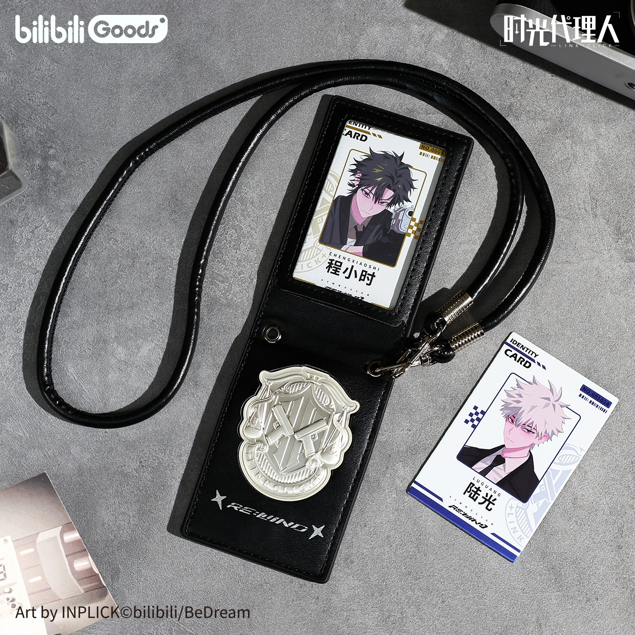 Collegamento originale Fare clic su Cheng Xiaoshi Lu Guang Qiao Ling Peluche ripiene Vestiti per bambole Borsa per carte in pelle Biglietto laser Portachiavi Anime