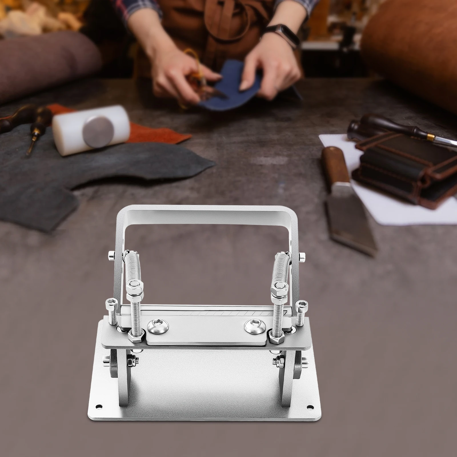 

Manual Leather Splitter Peeling Machine, Leather Paring Skiver Skiving Tools with Instructions Handle Leatherworking Tools