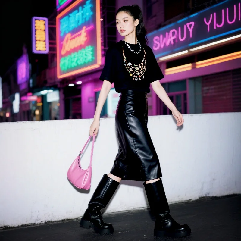 Elegancka koszulka damska z krótkim rękawem w stylu europejskim z nadrukiem biżuterii, oryginalny projekt, luksusowy wygląd, modna odzież uliczna.