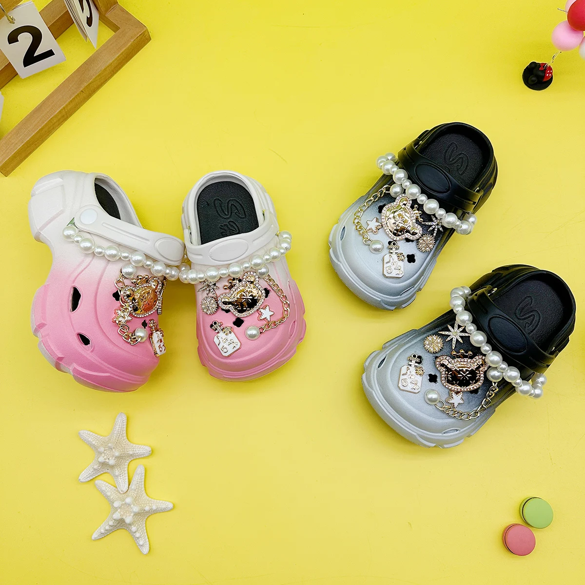Cute and Versatile Parent-Child Slippers for Boys and Girls, New Cartoon Pearl Chain Crown Bear Clogs, Soft-Soled Non-Slip Closed-Toe Sandals 606