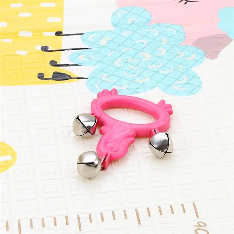 

Музыкальный инструмент ABJA: ручной тамбурин в форме утки с 3 металлическими колокольчиками для детей