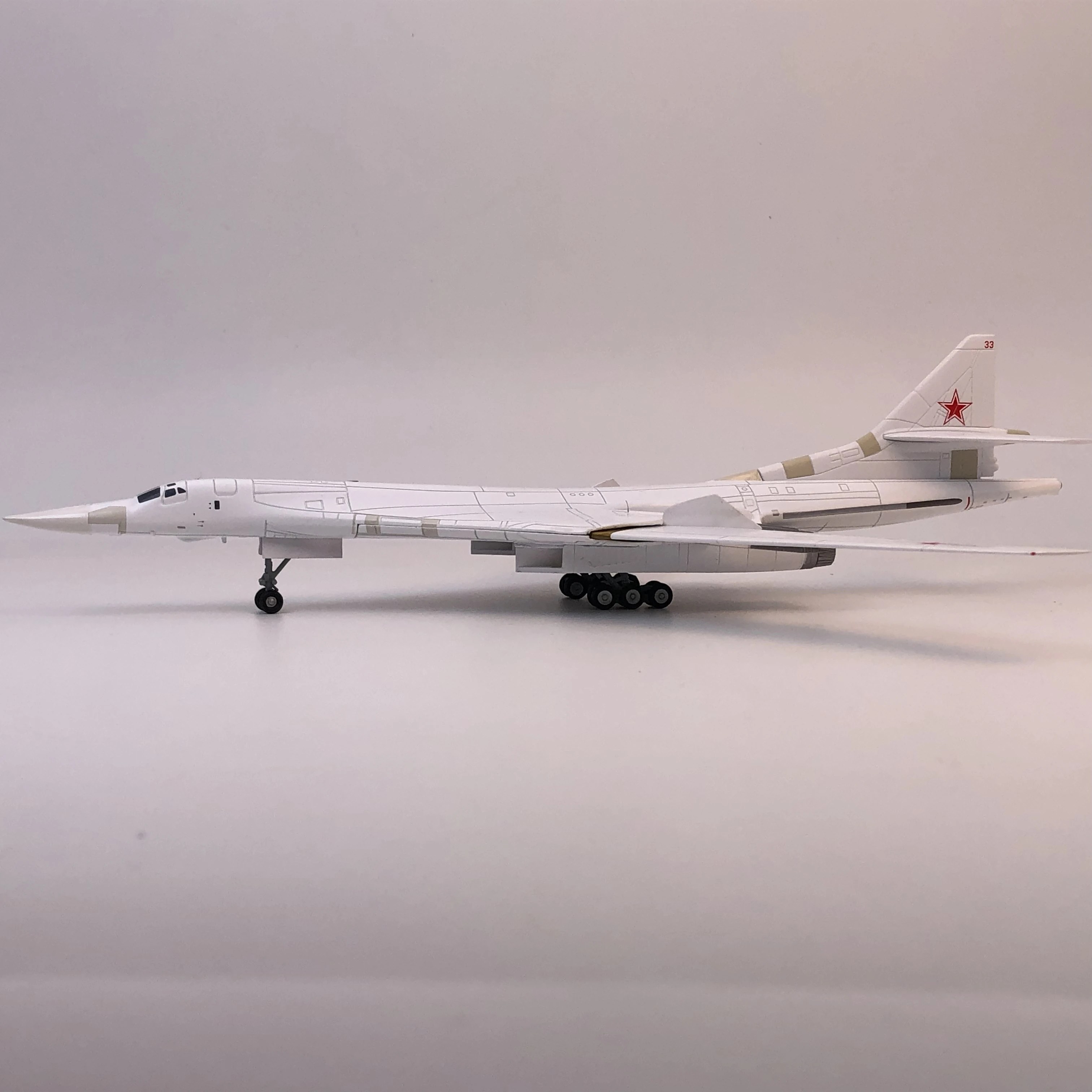 Wltk USSR.Soviet Air Force Tupolev Tu-160 Blackjack Bomber 1/200 Diecast Model