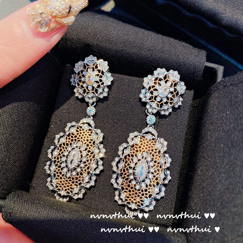 Brilliant Lace hollow classic Jewel Earrings for women Water Drop Flower Sparkling geometry vintage fine jewelry court ACC