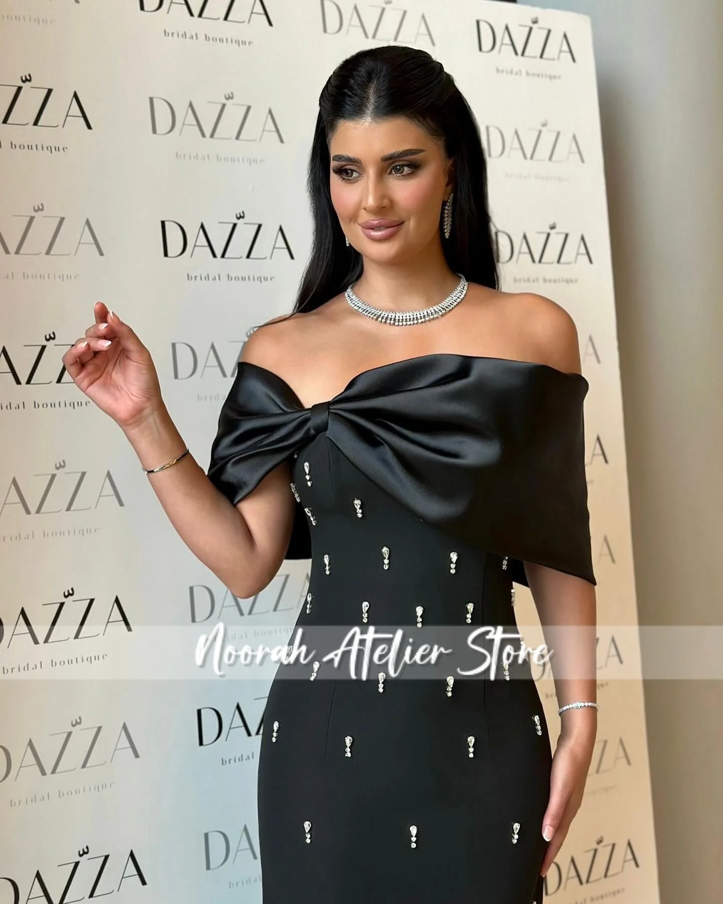 فساتين سهرة نسائية فاخرة أنيقة باللون الأسود بدون أكتاف 2025 دبي فستان المشاهير مطرز بطول الأرض فستان حفلات مخصص