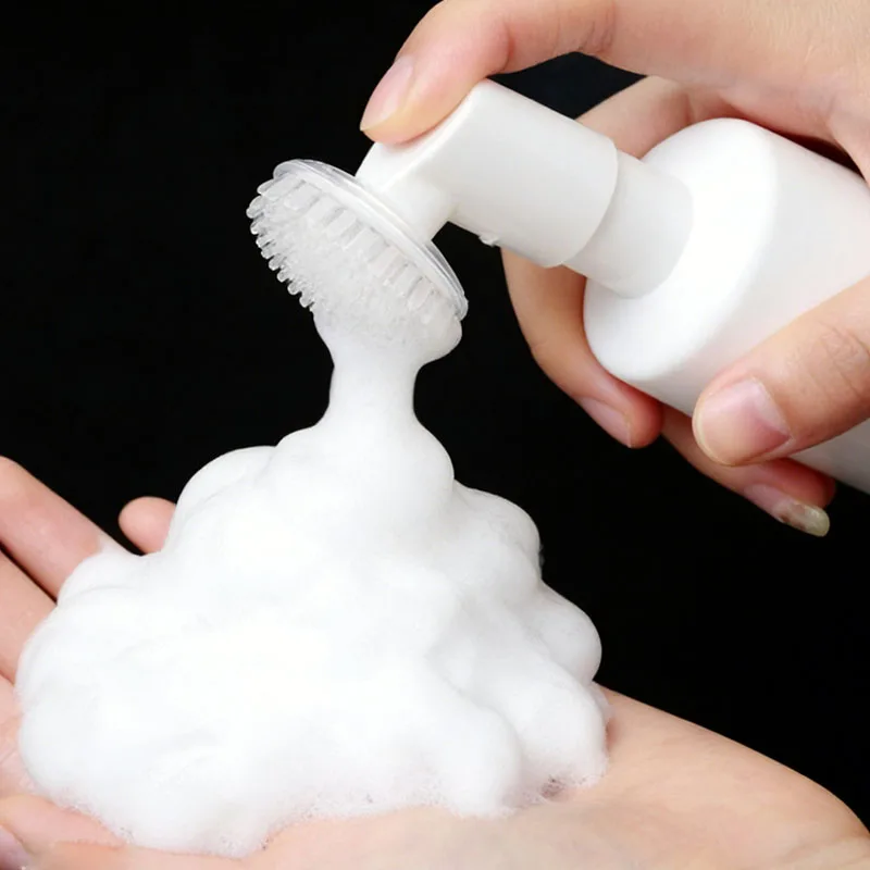 

Набор из 5 портативных пустых флаконов для пены для мытья (100-250 мл) с силиконовой массажной щеткой-насадкой и дозатором-помпой для очищающих средств для лица