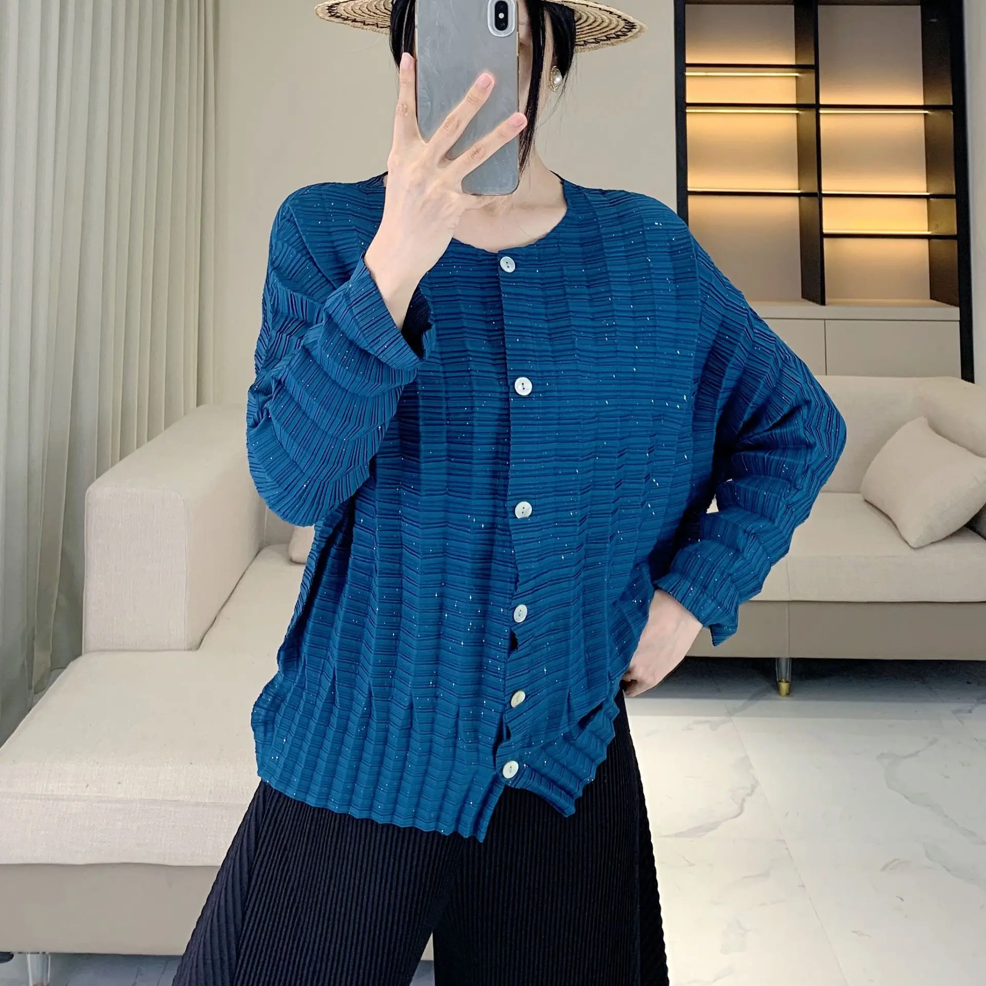 Miyake Pleated Gray Shirt Female 2025 Spring and Autumn New Thin Section Thin Age Reduction Short Jacket Loose Plus Size Shirt