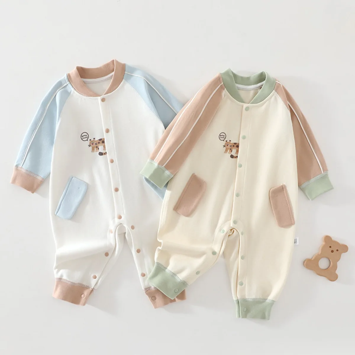 Soft Cotton Baby Romper Front Snap Long Sleeve Bodysuit with Cartoon Print Breathable Newborn Unisex Onesie Spring Fall 6-18M