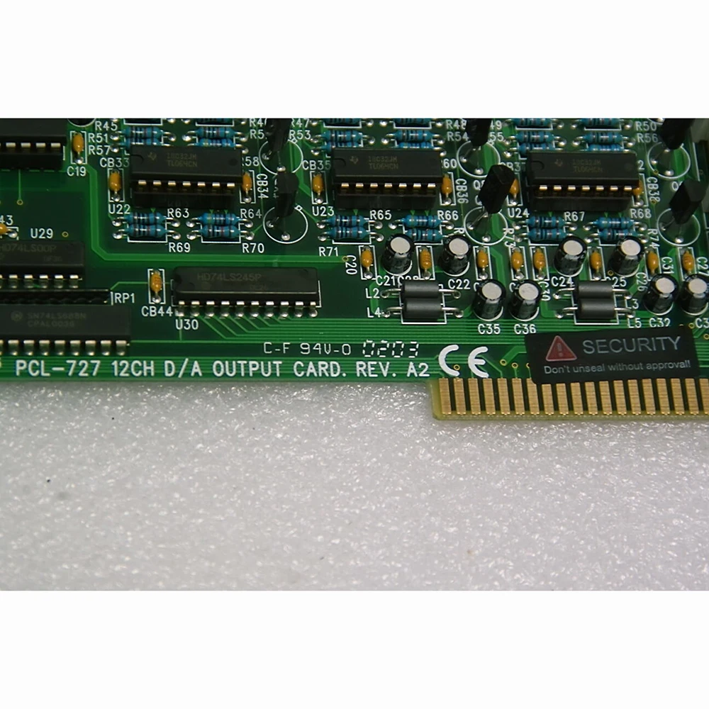 PCL-727 REV.A2 12CH D/A TARJETA DE SALIDA Tarjeta de salida digital de canal de E/S para tarjeta de captura de datos Advantech funciona bien de alta calidad