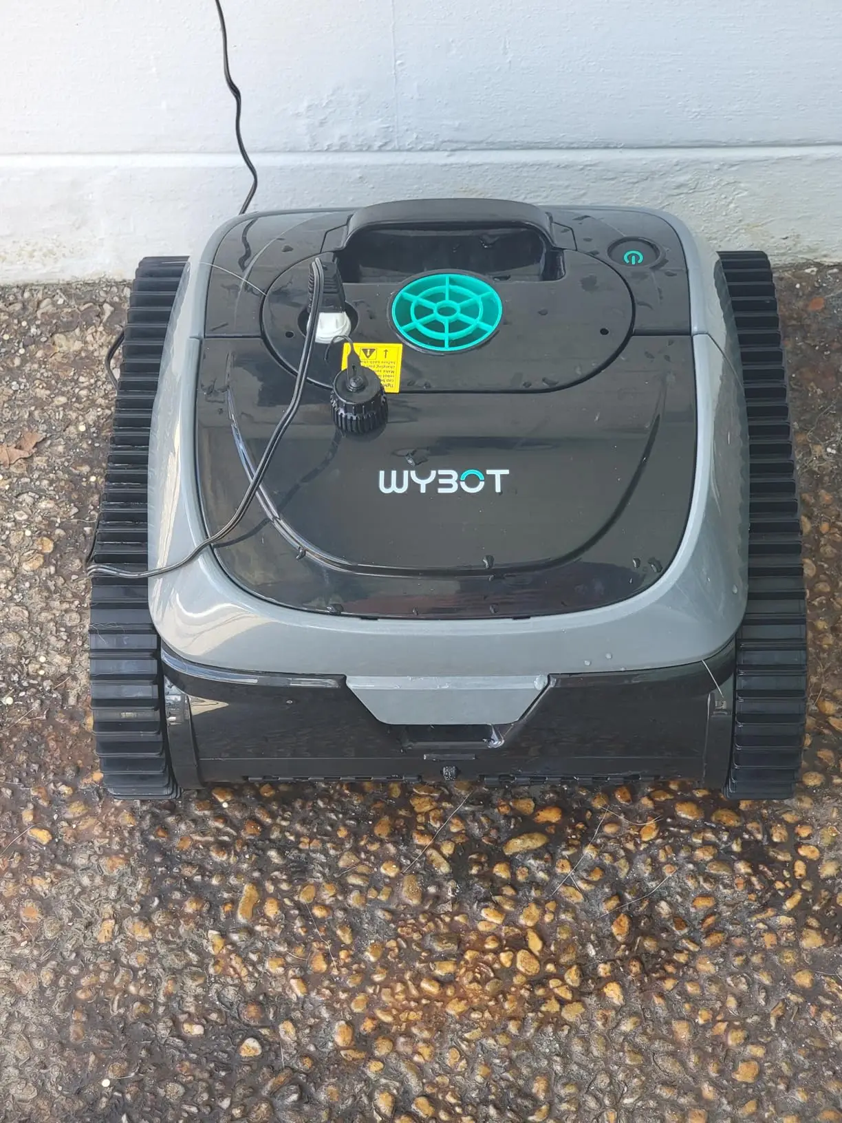 

Беспроводной робот для чистки бассейна с литиевой батареей (4600 мАч) с длительным временем работы и мощным всасыванием для жилого использования в бассейне