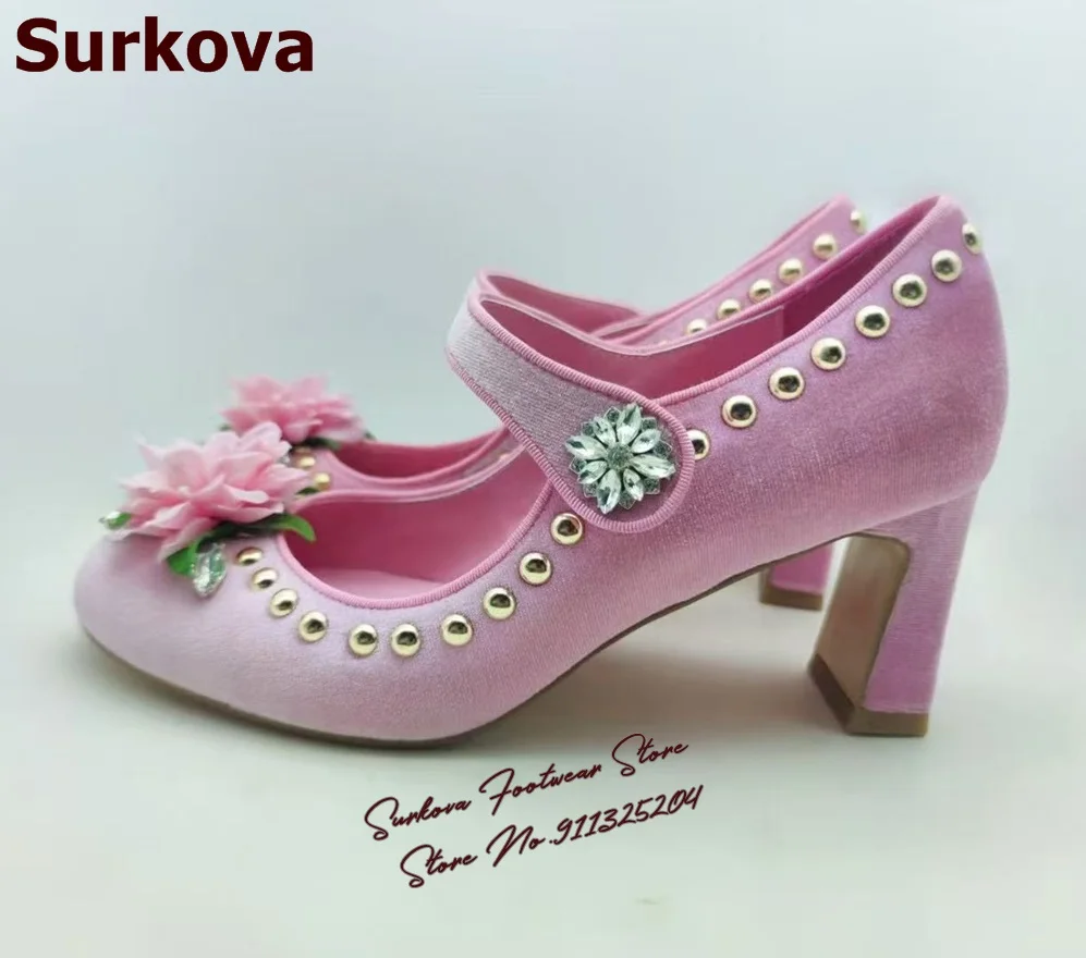 Zapatos de Tacón Grueso Retro de Terciopelo Rosa Surkova, Zapatos de Novia con Hebilla de Cristal con Flores 3D, Zapatos de Banquete con Botones Dorados