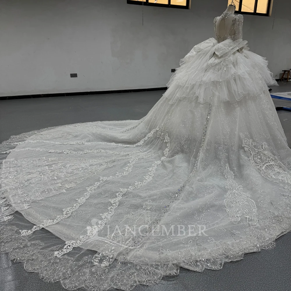 فساتين زفاف بسيطة من الأورجانزا بأكمام طويلة وطيات لالتقاط الصور بطول الأرض ومشد خلفي مخصص للعروس #4