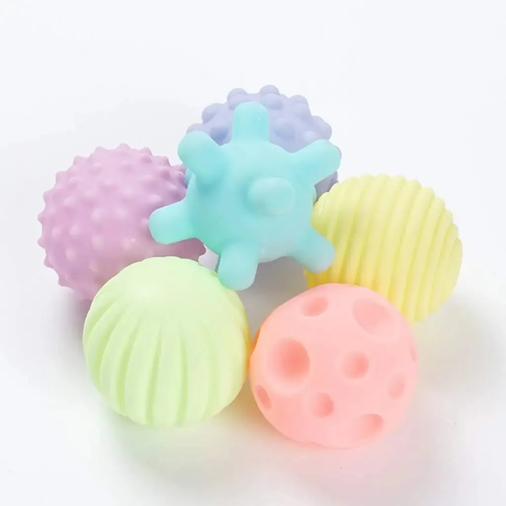 Teething Ball for Babies, Sensory Toys with Multiple Textures, Educational Grab Ball, Water Squeak Toy for Crawling Training