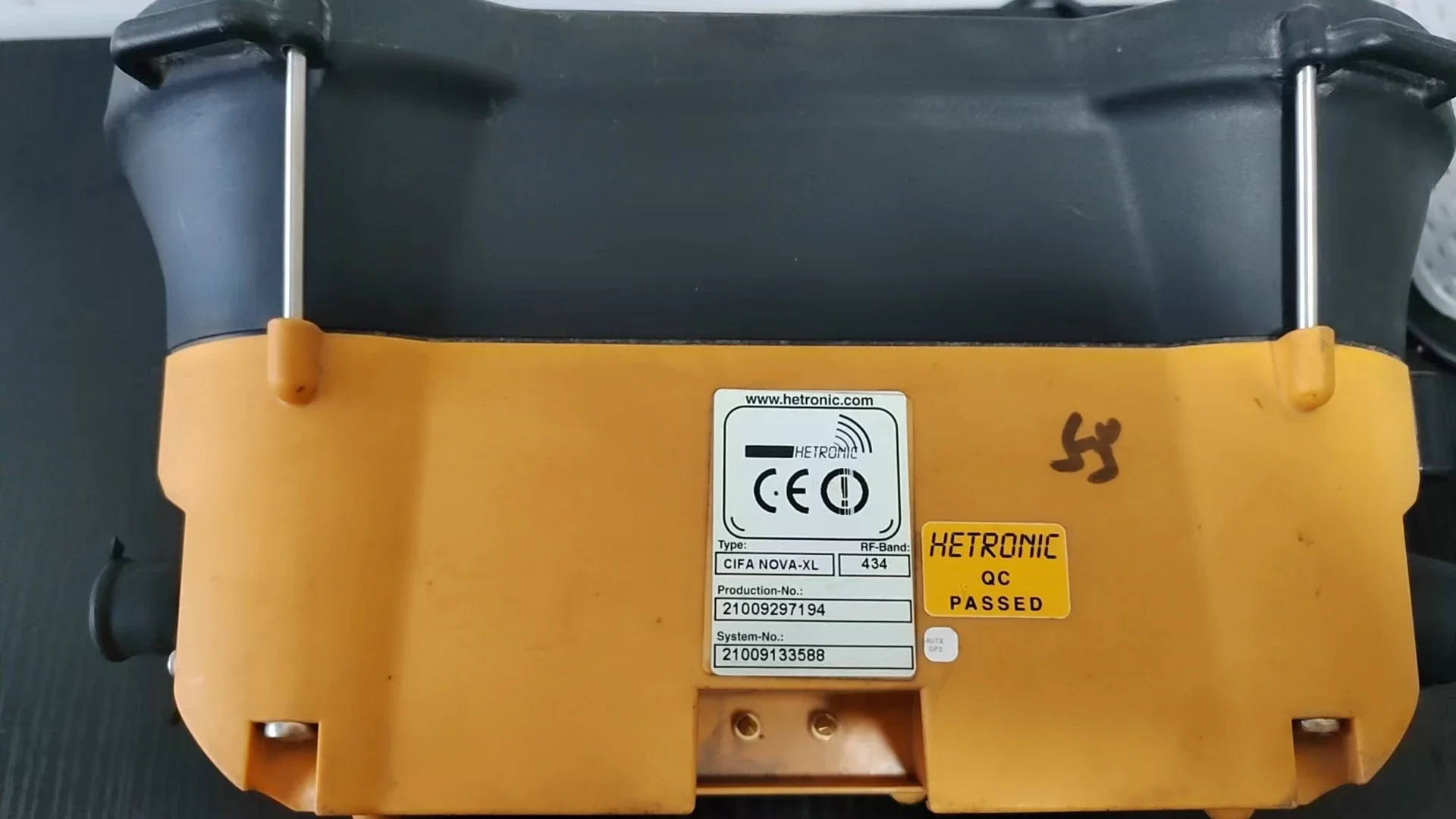 جهاز تحكم عن بعد مستعمل من هيترونيك Nova-XL 434 لمضخة الخرسانة Cifa