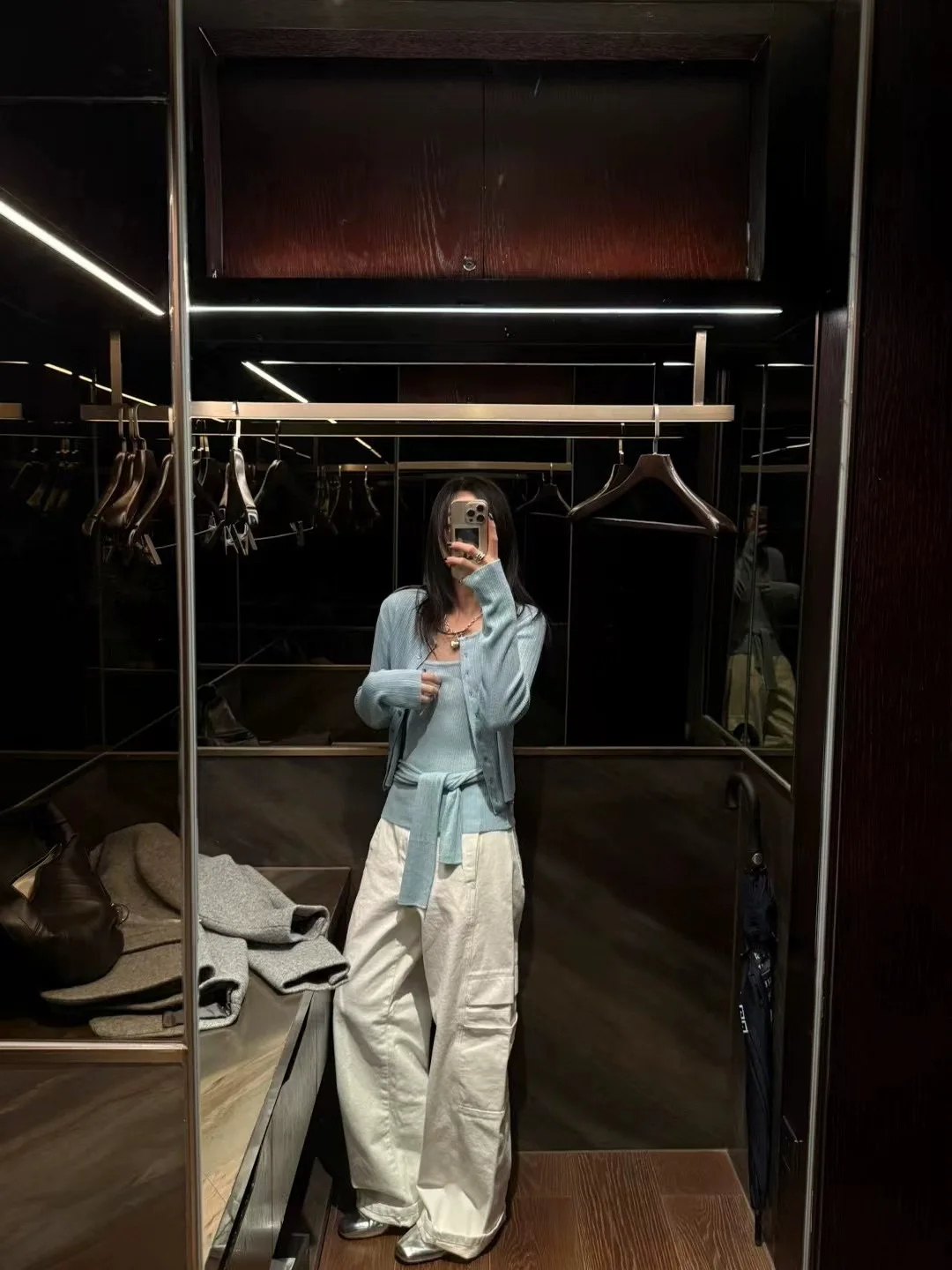 Frühling 2025, Damen-Arbeitskleidung mit weitem Bein, Sle-Jeans, Dongda Gate, einfache Passform, mehrere Kette, Design, Baumwolle, elastisch, Denim, hoch...