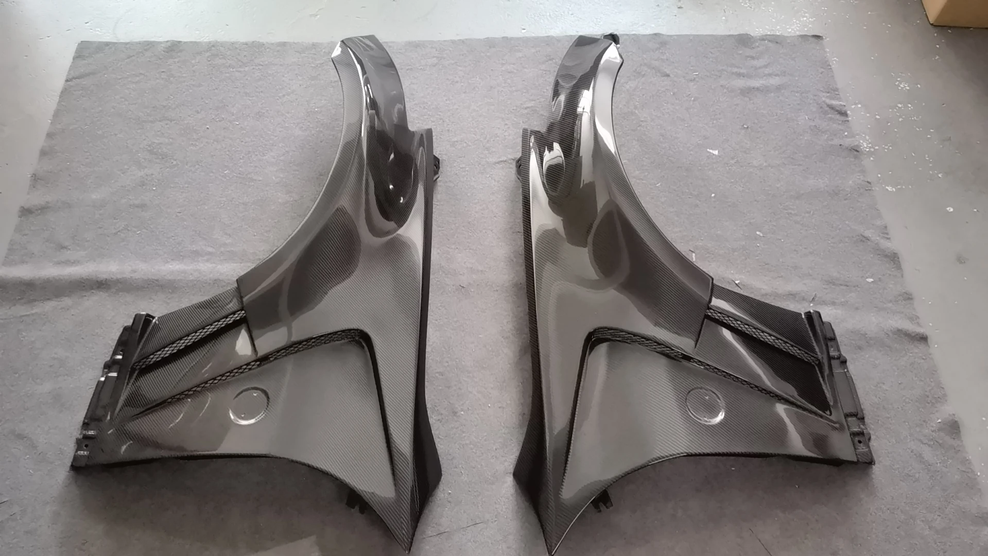 Classic Style Carbon fiber fender  for Nissan 350Z Z33 2002-2008,After actual installation and testing