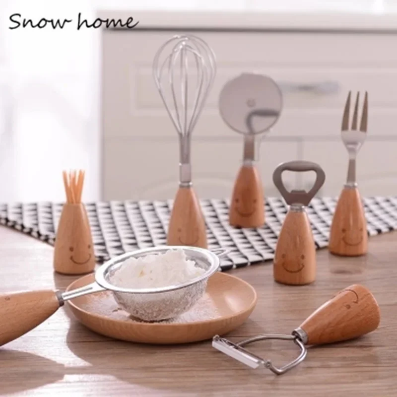Cute Smile Tableware Wooden Handle, Stainless Steel Egg Division Scoops Peeler Skimmer Grater Pizza Wheel, Kitchen Gadgets, 1Pc