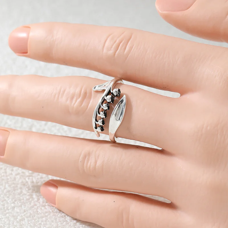 Vintage Silver Plated Lily Flower Shaped Open Ring For Women Daily Commuting Dating Artistic Style Fashion Personalized Ring