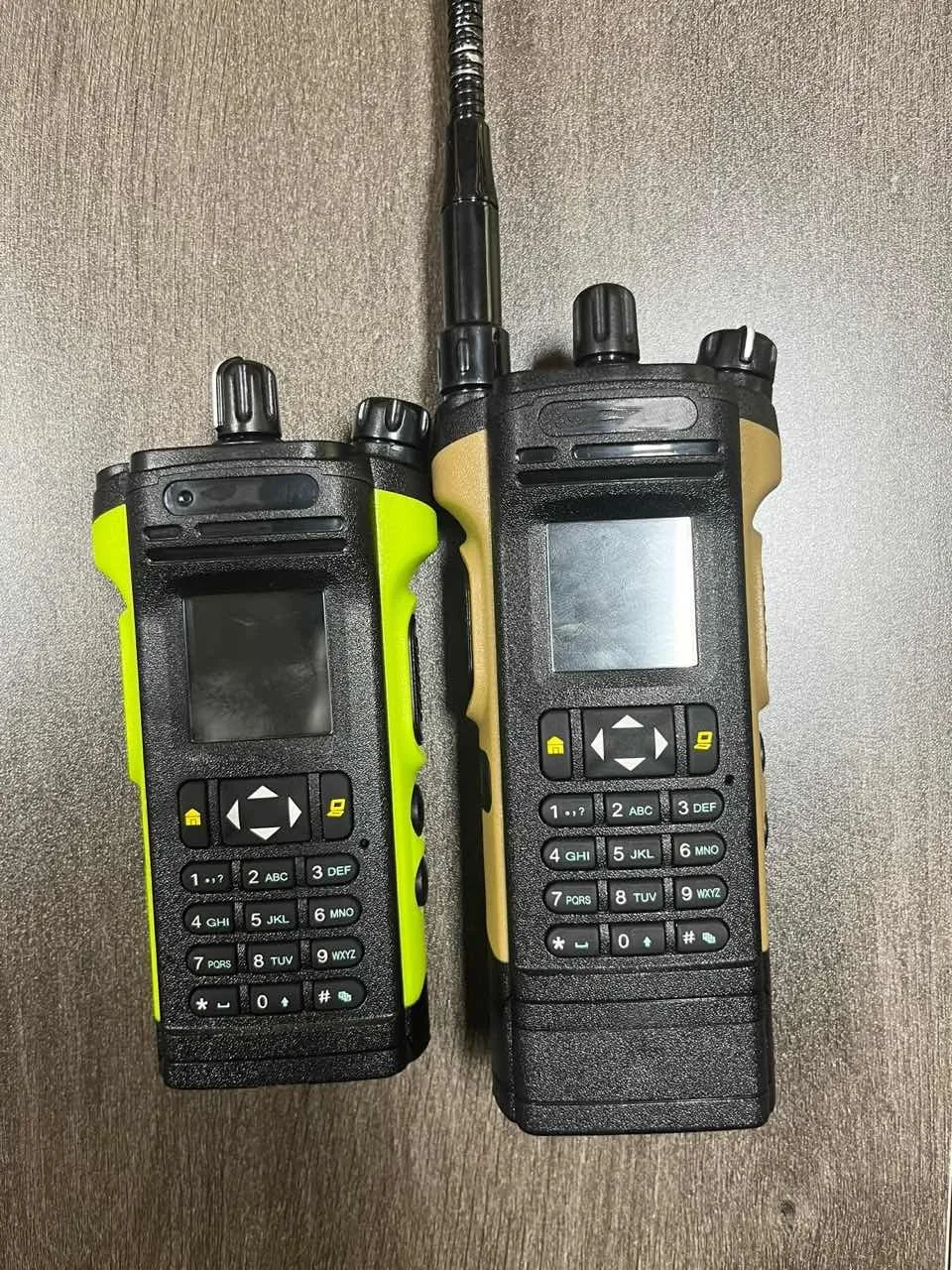Banda dupla de alta potência Apx8000 Apx 8000 IP67 à prova d'água 12W Rádio em dois sentidos de longo alcance em 2024
