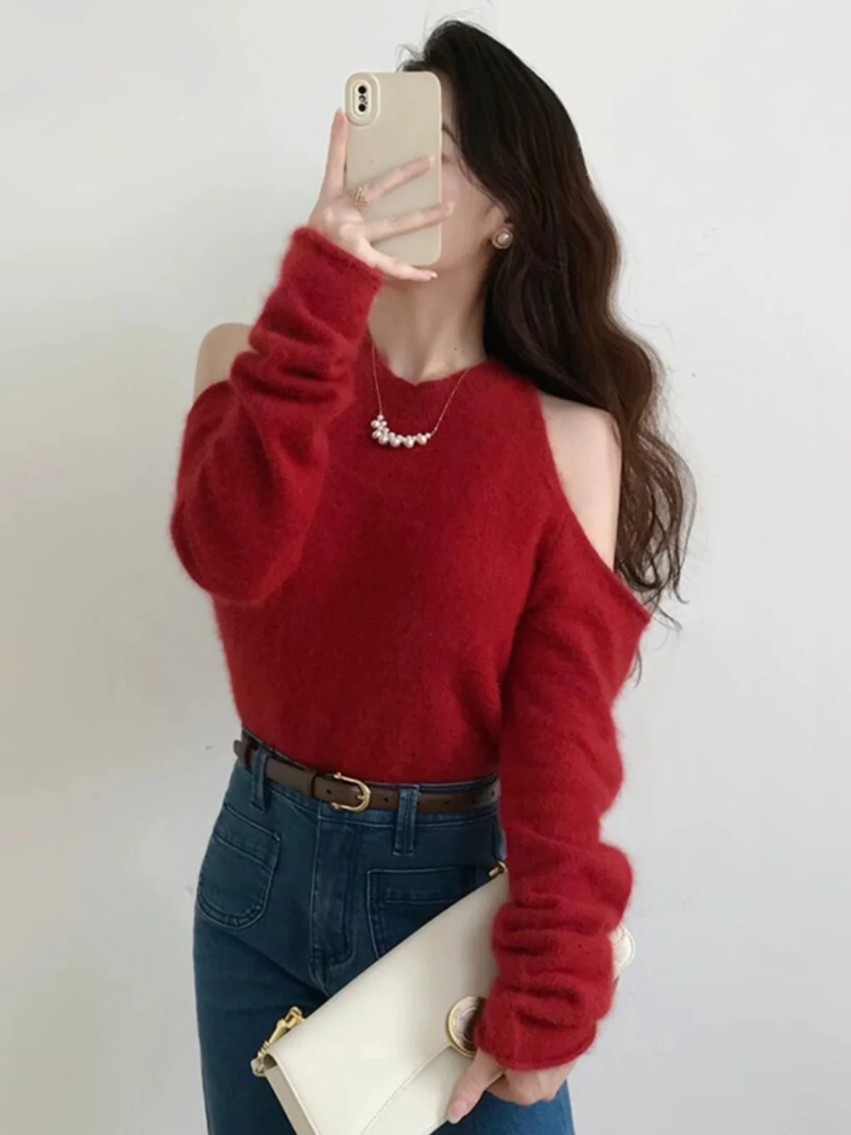 빨간색 니트 스웨터 여성용 봄 가을 신상 어깨 노출 후드티 부드럽고 편안한 울 순수한 매력 독특한 새해