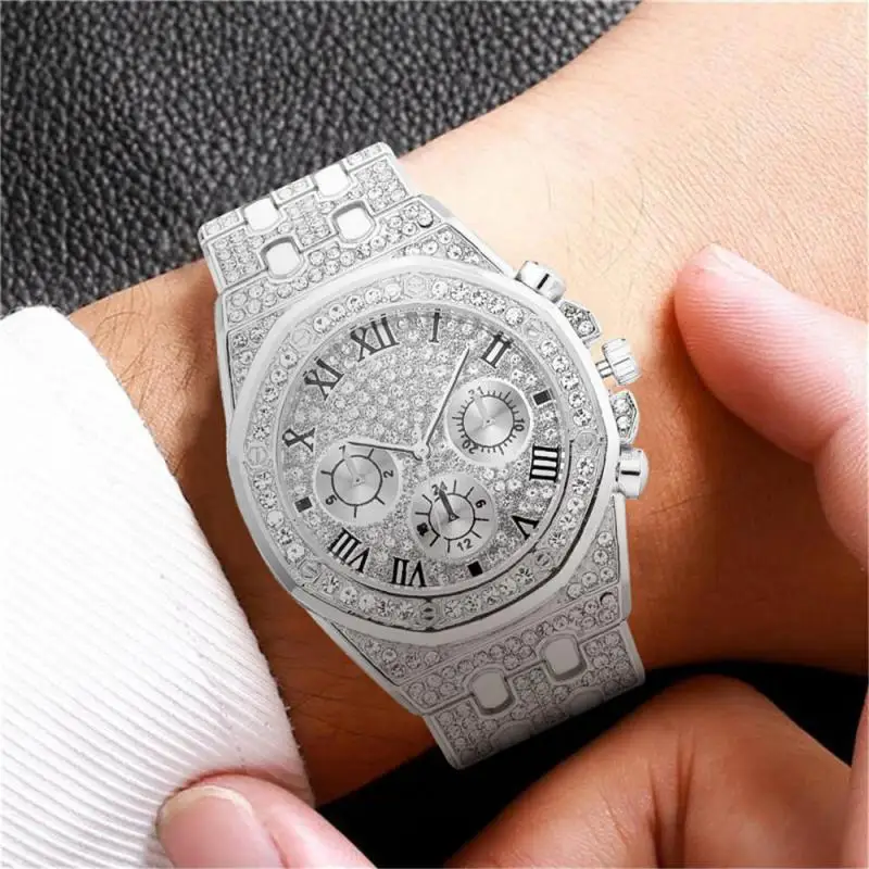 Men\'s Watch Fashion Luxury Three-eye Full Diamond Roman Pattern Stainless Steel Diamond Multi-function Casual Quartz Watch