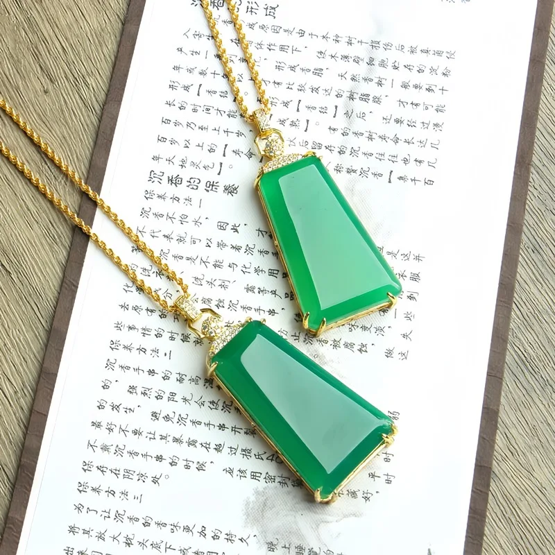 High-quality ice green chalcedony inlaid , vintage ancient gold 