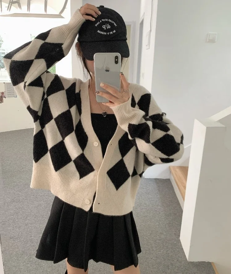 시크한 V넥 싱글 버튼 루즈 스웨터 여성용 가을 2024 트렌디 니트 아우터웨어 슬림 다이아몬드 패턴 가디건