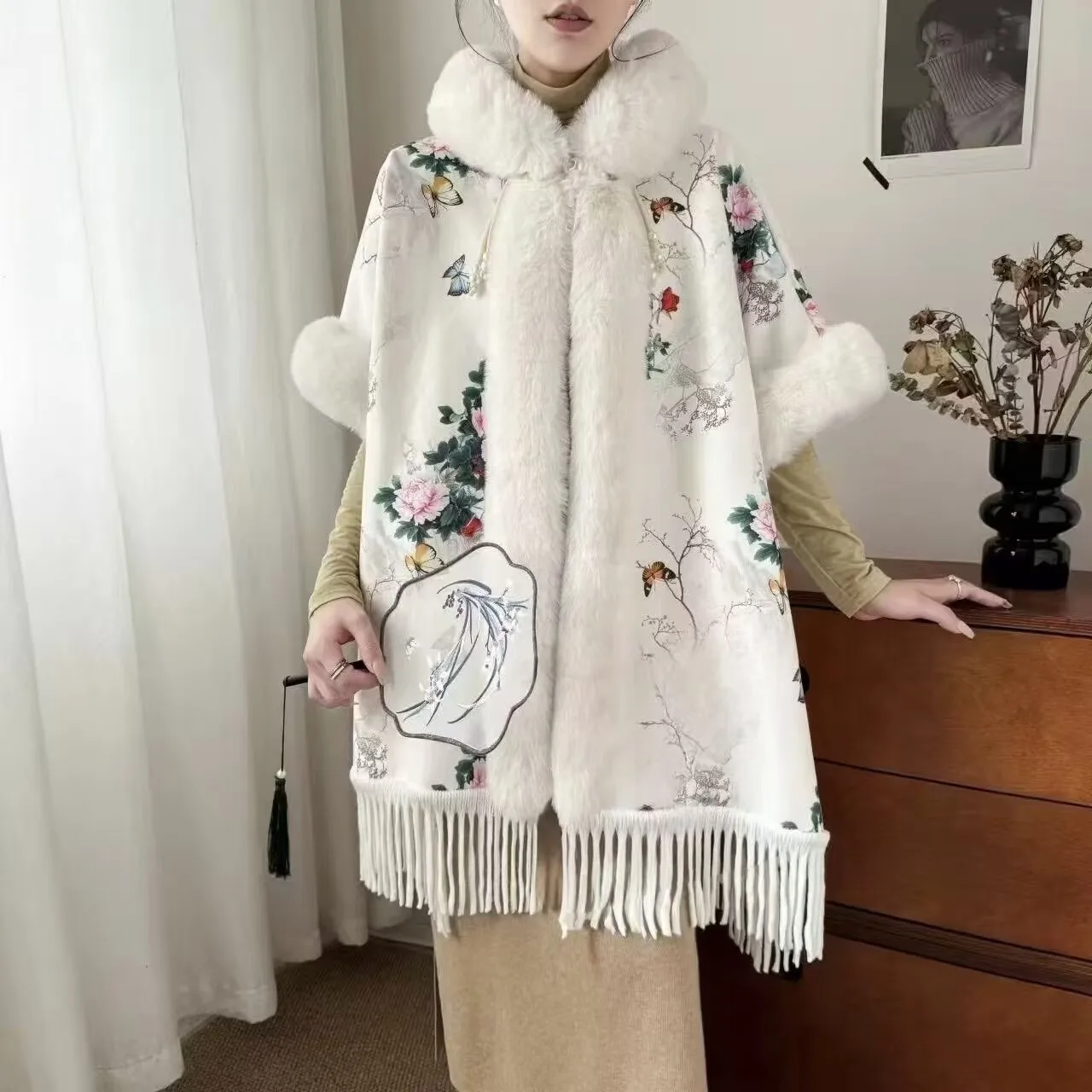 Womens Cloak Chinese Furry Collar Fringe Cape for Winter
