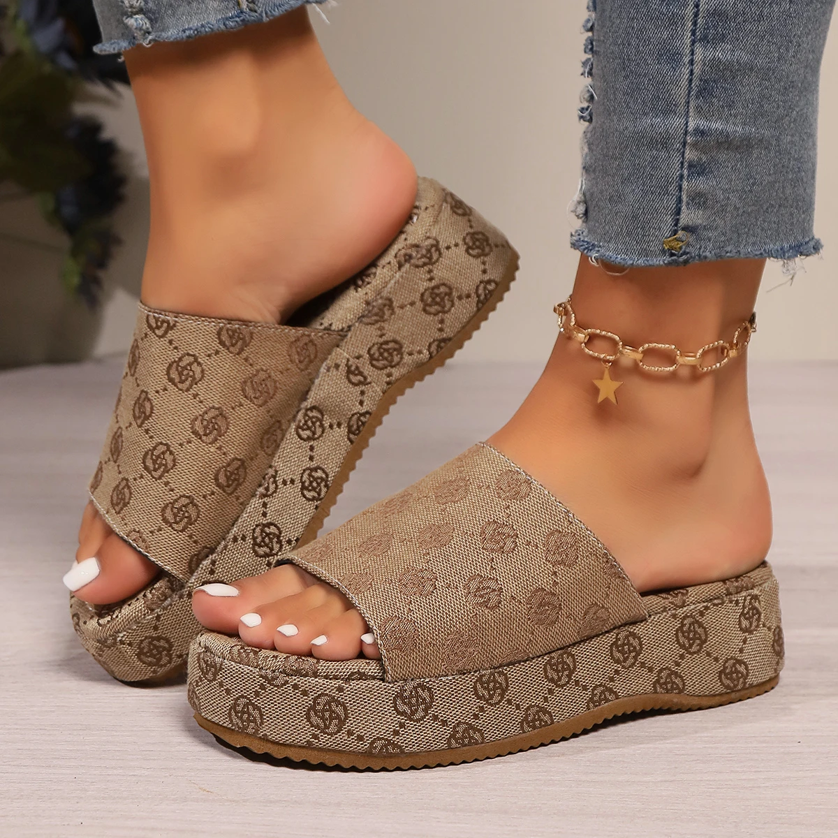 Women Platform Slippers Round Head Flat Soled Non-slip Slippers Woman Fashion Khaki Flat Sandals Slides Women Zapatos De Mujer