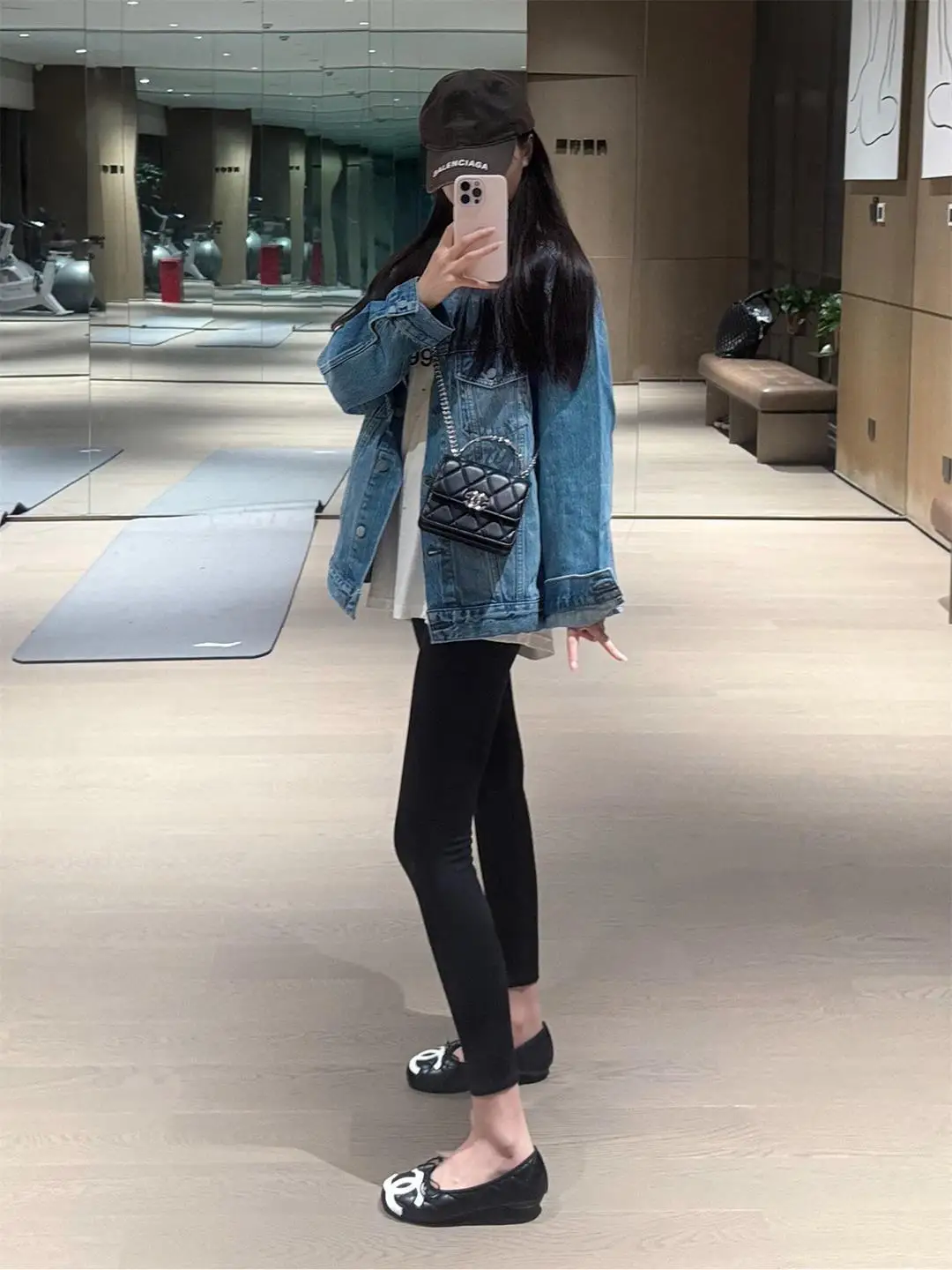 

Unique Blue Denim Jacket Women's Casual Versatile Autumn 2025 New Style Commute Korean Loose Fit Coat with Pockets Long Sleeve