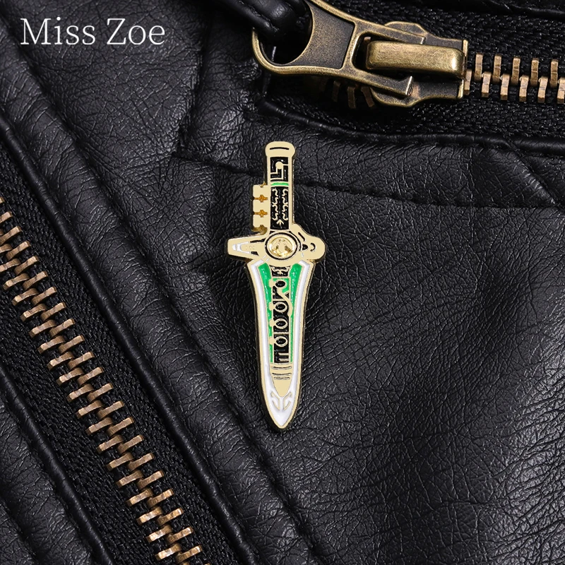 Green Dragon Dagger Sword Enamel Pin Science Fiction Adventure Movies Brooch Lapel Denim Jacket Backpack Badge Jewelry Gift