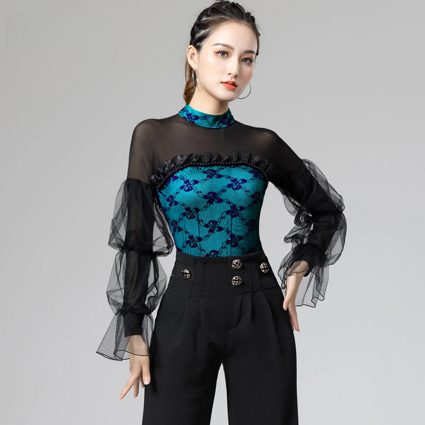 2026 فستان رقص اللاتينية للنساء قاعة الرقص فستان أزياء مسرحية الحديثة الوطنية القياسية ممارسة الرقص الزي القمم