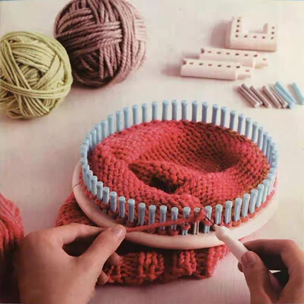Round Knitting Loom Kit 4 Knitting Circle Looms Plastic Weaving Machine with Weaving Needles and Plastic Weaving Machine Suitabl