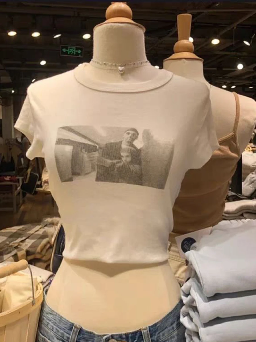 Vintage Graphic Print Slim T-shirts Women 2023 Summer Round Neck Short Sleeve Cotton T Shirt Retro Streetwear Classic Tops Chic