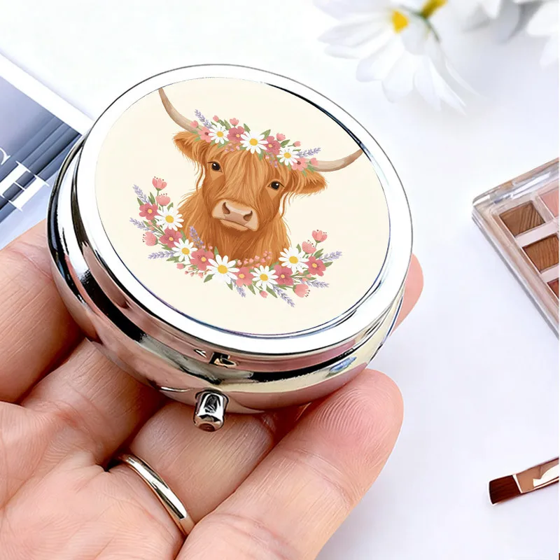 Single piece, flat, watercolor floral daisy and lavender farmhouse style round three-compartment box, portable medicine storage box, elegant, suitable for personal use or as an exquisite choice