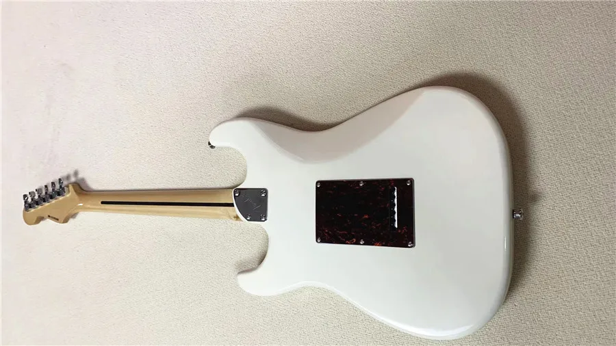 Classic high-quality white 6-string small double shake electric guitar red turtle shell protector board maple guitar neck