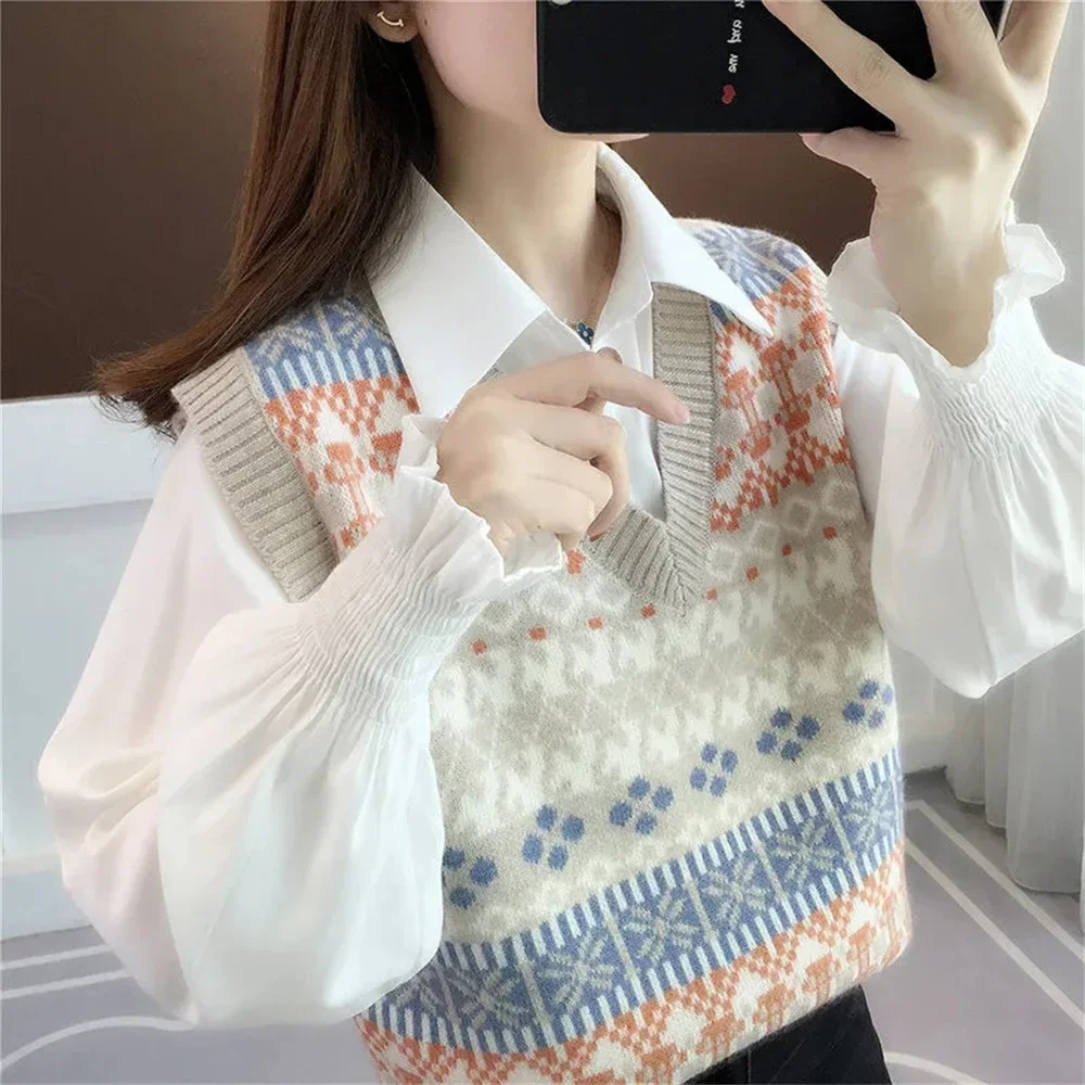 

V-neck Sweater Vest Women Gentle baggy Aesthetics Korean Fashion Knit Vintage Design Clothing temper Student F598