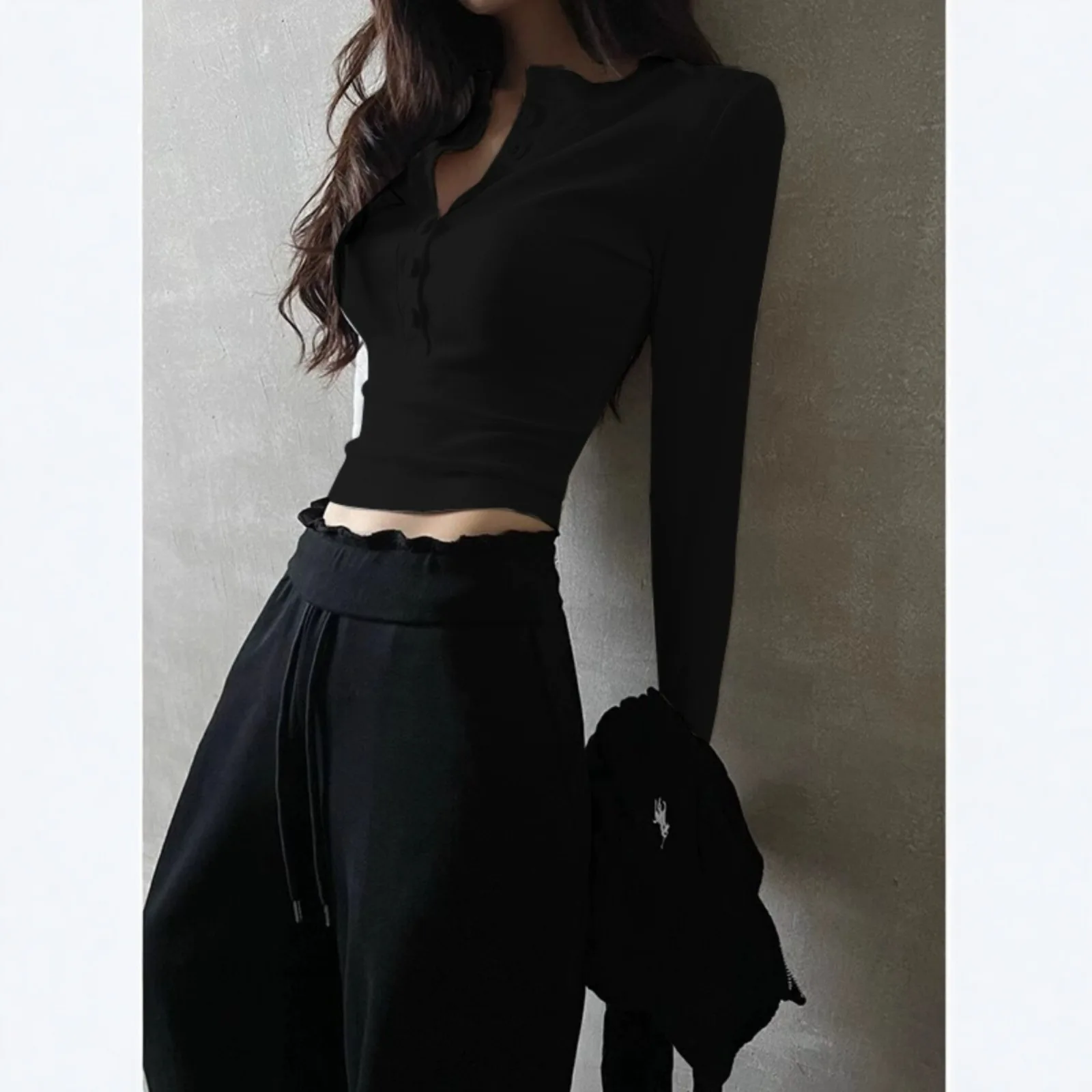 

Женская облегающая футболка с V-образным вырезом и длинным рукавом, новый стиль, укороченный топ с обычным кроем плеча