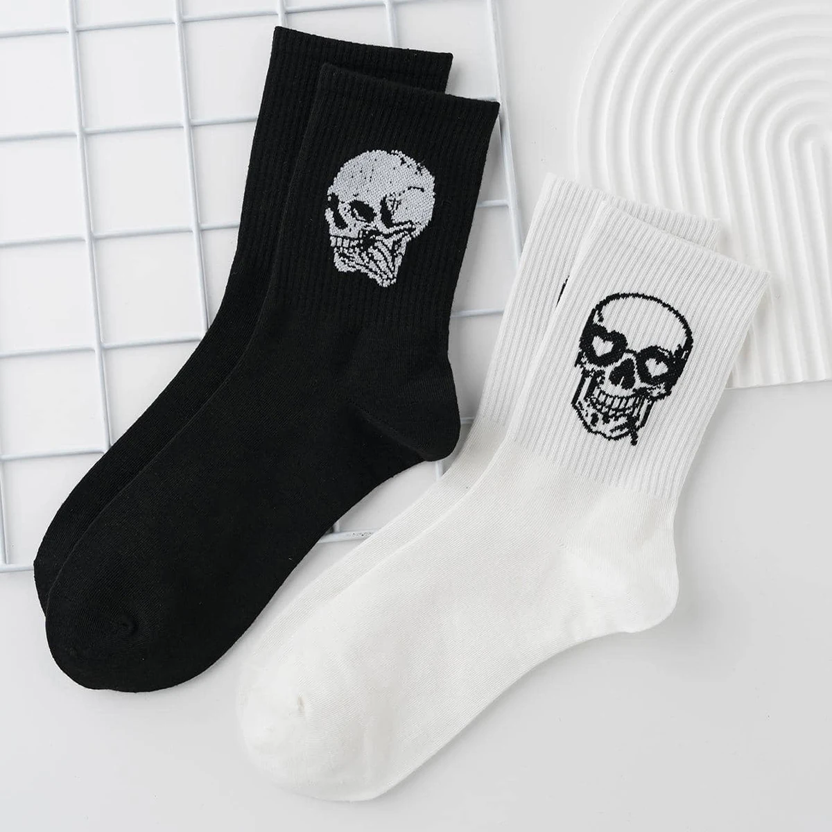 5/10/20 Pairs Men Skull Pattern Fashion Versatile Crew Socks, Halloween Dy, For Daily Life