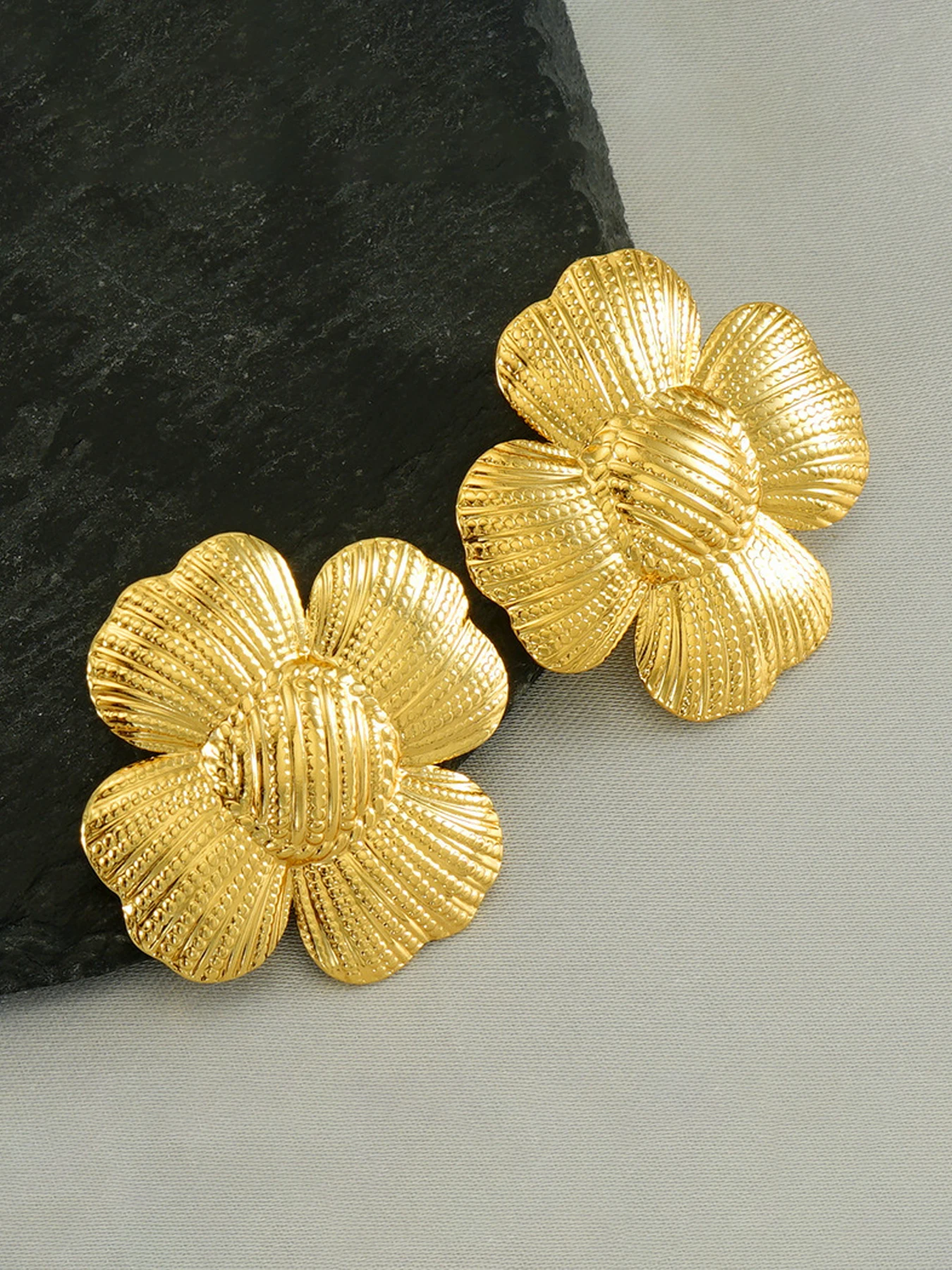 

Vintage Fashion Stud Earrings Stainless Steel Asymmetrical Design, Sexy Plain Flower Ear Jewelry for All Seasons