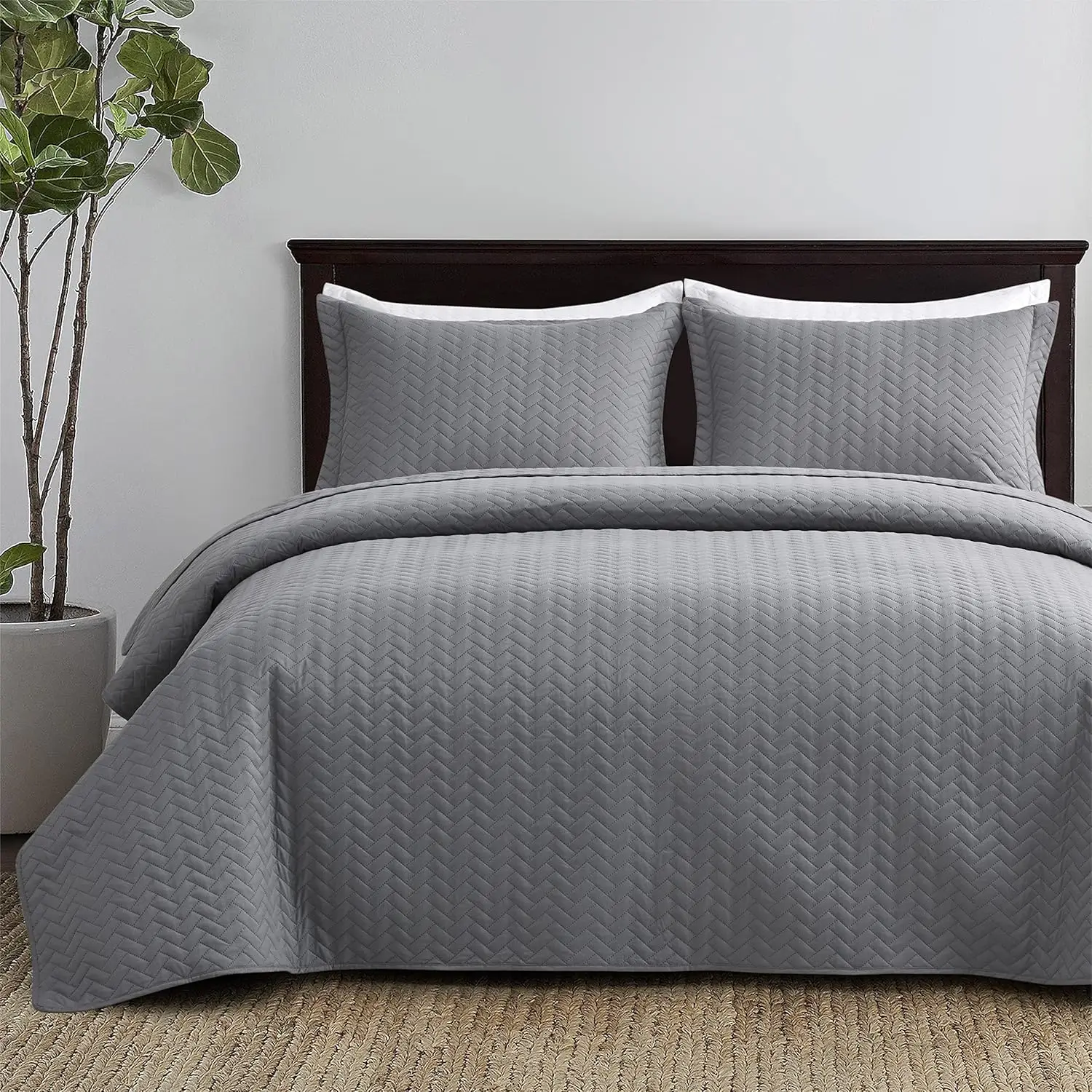 

Quilt Set California King Size, Lightweight Grey Bedspread Ultrasonic Chevron Pattern Light Coverlet For All Season Comforter
