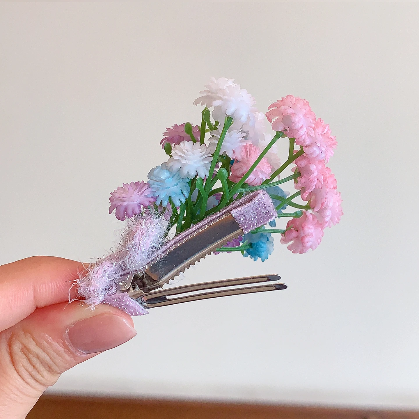 Künstliche Gypsophila-Blume Entenschnabel-Haarspange Glitzer-Netzschleife Makronenfarben Waldstil Mädchen-Seitenpony-Haarspange Kinder Flora – Detail 6
