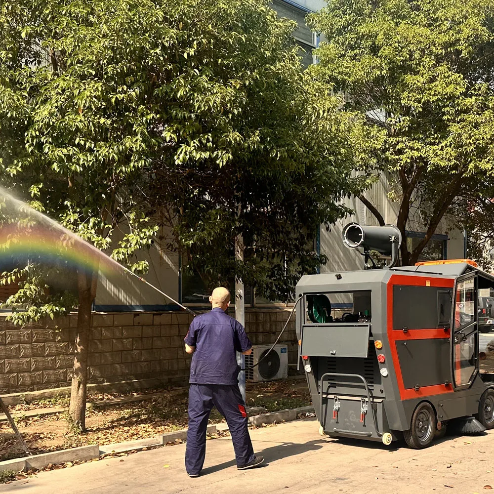 Heavy Load Capacity Industrial Ride on Sweeper Sweeper Ride on Large Hopper Volume Reduces Emptying Frequency